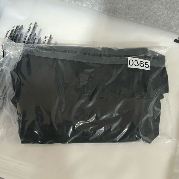 Fabletics Mens Shirt Size Large Black Button Down Short Sleeve Casual Work Golf - Picture 7 of 7